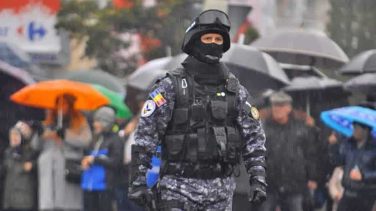 Dotări sector operativ penitenciare: 4 autospeciale, 2 ambulanțe, veste multifuncționale, armament, cătușe. Nu putem lua pistoale cu electroșocuri.